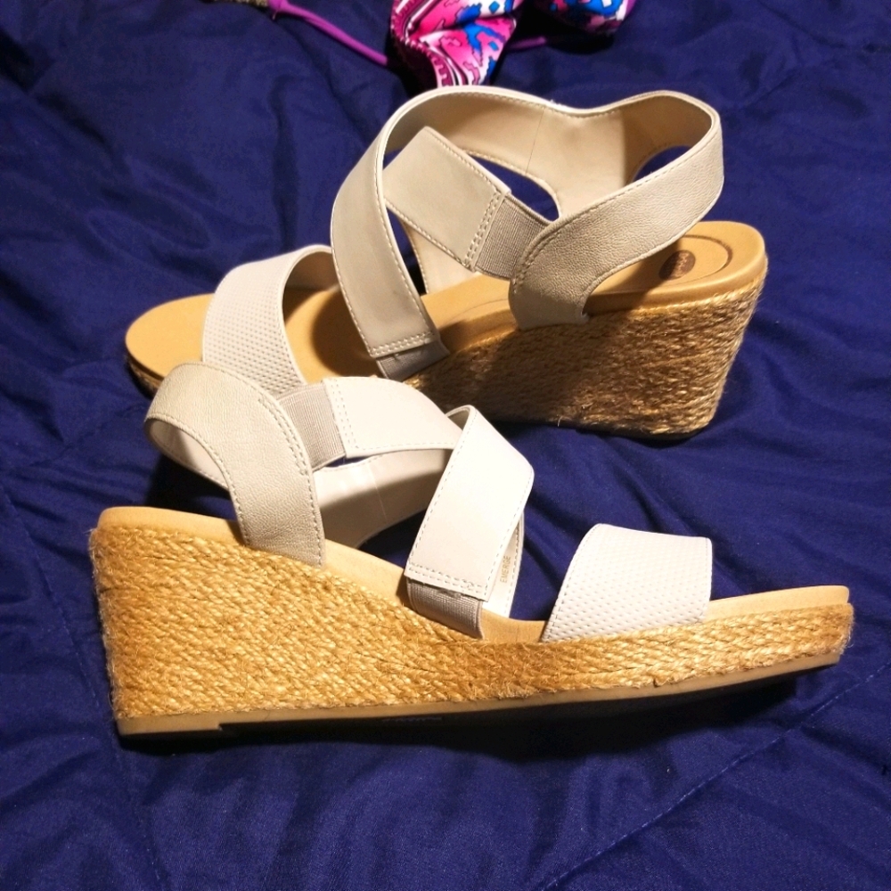 Dr.Scholls wedge sandals